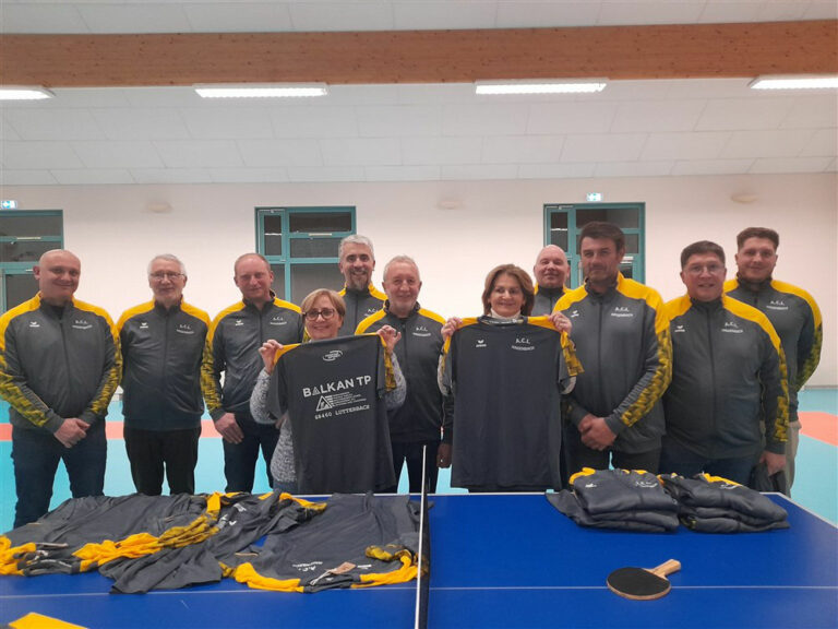 Remise des maillots Tennis de Table Remise des maillots Tennis de Table