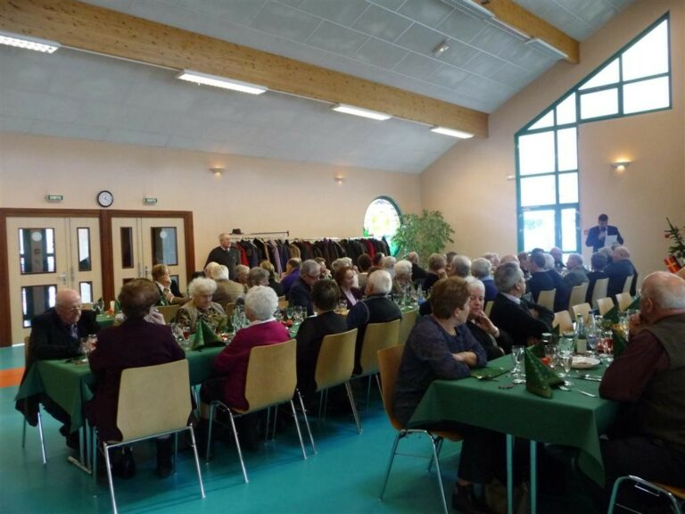 Repas des aînés - Remise de diplômes Repas des aînés - Remise de diplômes