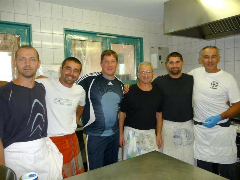 Repas carpes frites chez les footballeurs - 2012 Repas carpes frites chez les footballeurs - 2012